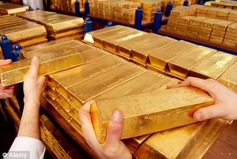صورة انخفاض الذهب وارتفاع الدولار .. بعد قرار الفيدرالي الأمريكي